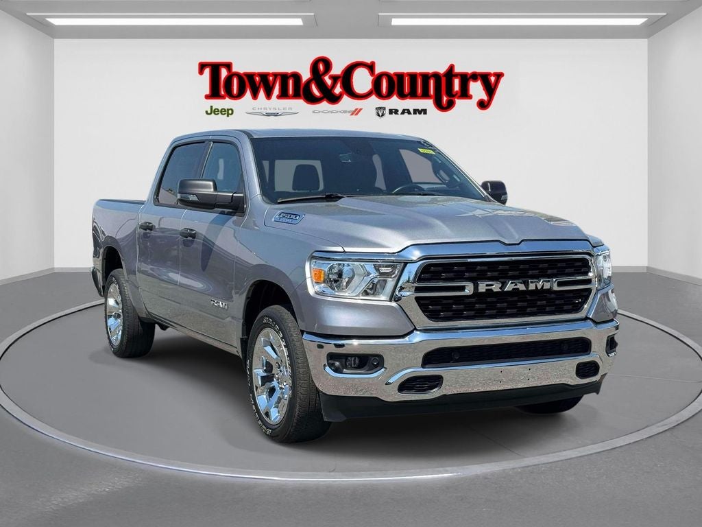 2023 RAM 1500 Big Horn Crew Cab 4x4 5'7' Box in Billet Silver Metallic Clearcoat — front three-quarter view
