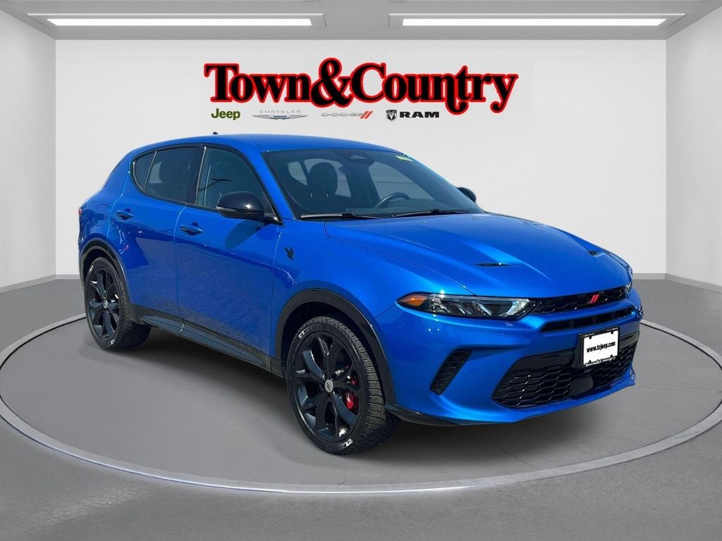 2024 Dodge Hornet R/T EAWD in Blu Bayou — front three-quarter view